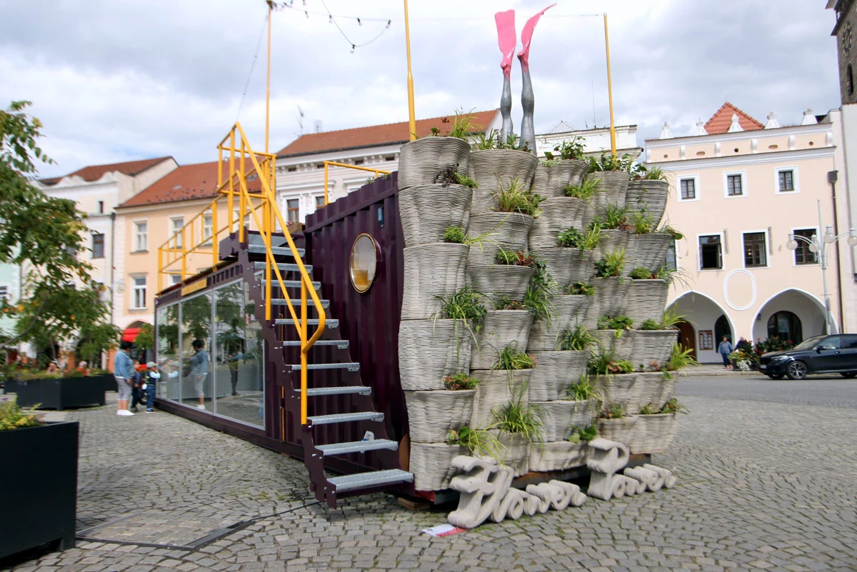 Michal Trpák | Aquarium – Mobile Gallery | Art in the City 2023
