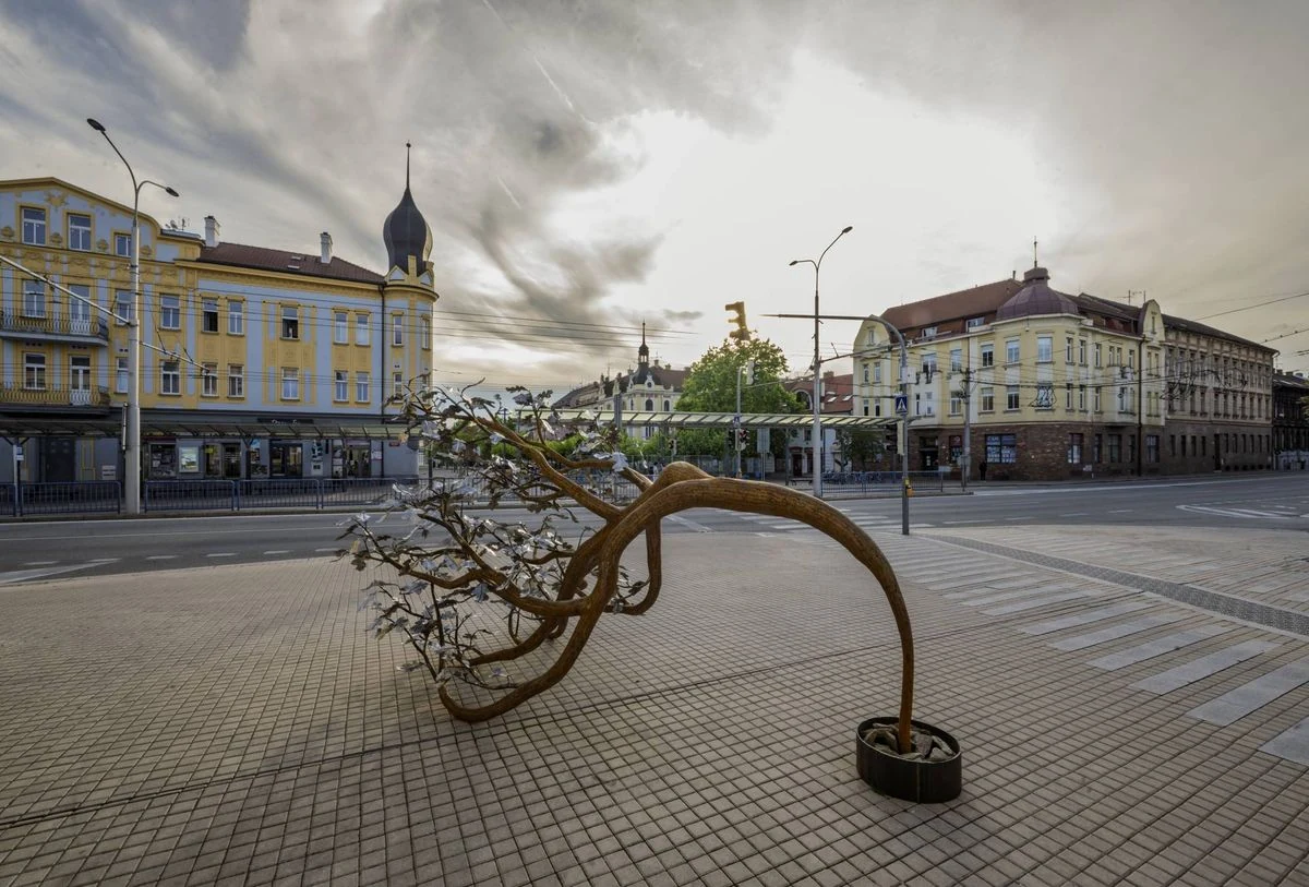 Robert Ondráček | Heavy is the crown | Art in the City 2026